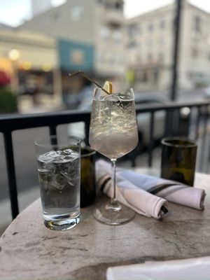 Golden Gate Saloon by null