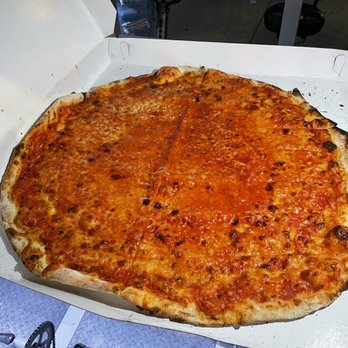BAR - Plain Mozzarella Pie - Pizza Near Me - New Haven, Connecticut BAR - Plain Mozzarella Pie - Pizza Near Me - New Haven, Connecticut