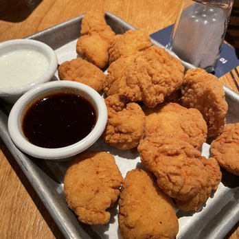 BJ's Restaurant & Brewhouse - Breweries Near Me - Kissimmee, Florida