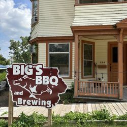 Big's BBQ & Brew Pub - Front of the house