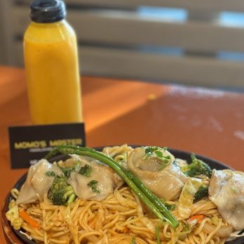 Momo's Master - Mango Lassi & Momo Sizzler - Himalayan/Nepalese Near Me - Chapel Hill, North Carolina