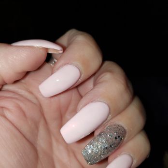 Bella Nails - Uneven, bumpy nails! - Nail Salons Near Me - Redding, California