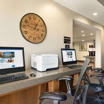 Hampton Inn Appleton-Fox River Mall Area - Business Center - Hotels Near Me - Appleton, Wisconsin