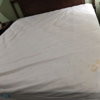 Campbell Inn - Stained sheets - Hotels Near Me - Campbell, California Campbell Inn - Stained sheets - Hotels Near Me - Campbell, California