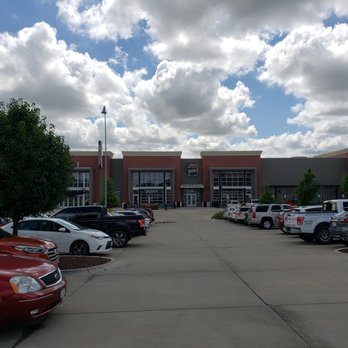 Liquid Sunshine Taproom - Some of that space is the movie theater - Sports Bars Near Me - La Vista, Nebraska Liquid Sunshine Taproom - Some of that space is the movie theater - Sports Bars Near Me - La Vista, Nebraska