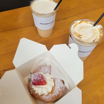 Memorylook - Einspanner latte vanilla flavor With a strawberry cream pastry - Coffee & Tea Near Me - Los Angeles, California Memorylook - Einspanner latte vanilla flavor With a strawberry cream pastry - Coffee & Tea Near Me - Los Angeles, California
