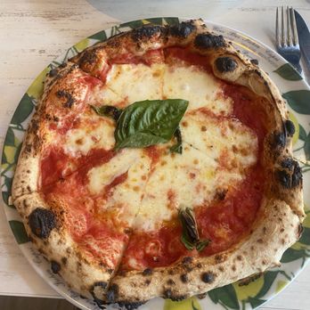 Locanda Amalfi - Margarita pizza - Italian Near Me - Pleasanton, California