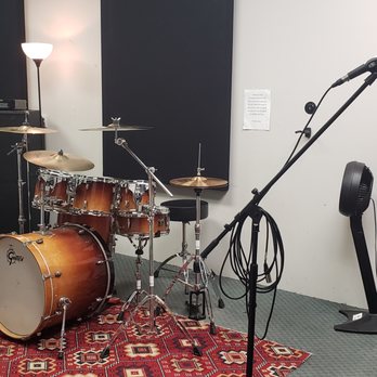 Jam Chamber Rehearsal Studio - Fully equipped hourly band room. - Recording & Rehearsal Studios Near Me - Toronto, Ontario