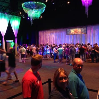 3D Disney's Dessert Discovery - a large crowd of people - Desserts Near Me - Orlando, Florida 3D Disney's Dessert Discovery - a large crowd of people - Desserts Near Me - Orlando, Florida