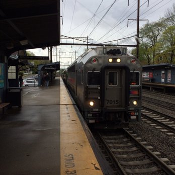 Metuchen Taxi - NJ Transit heading westbound to historic Trenton On The Delaware. - Taxis Near Me - Metuchen, New Jersey Metuchen Taxi - NJ Transit heading westbound to historic Trenton On The Delaware. - Taxis Near Me - Metuchen, New Jersey