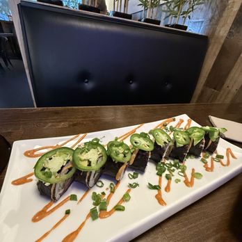 B Town Burger Sushi Bar - Spicy tuna roll - Burgers Near Me - Casselberry, Florida
