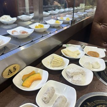 Round N Round Pot - Revolving belt - Hot Pot Near Me - Brisbane, California
