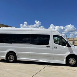 Top Notch Black Car Service - Private Car service, Black car service, Airport service, wedding Driver, Town car service, chauffeur, etc