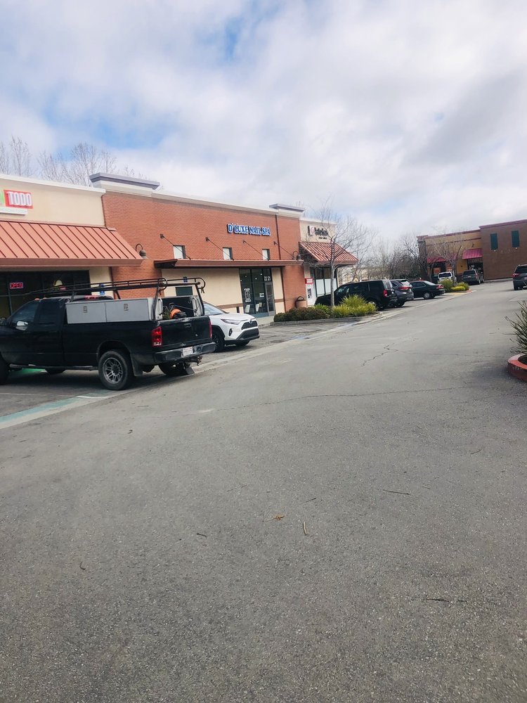 Las Positas Center Logo
