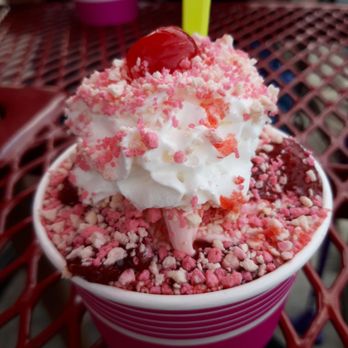 2 Scoops Ice Cream - Strawberry shortcake sundae - Ice Cream & Frozen Yogurt Near Me - Hamburg, New York