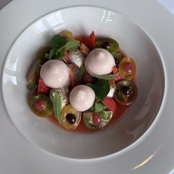 Cru Uncorked - Mozzarella and tomato salad - French Near Me - Moreland Hills, Ohio