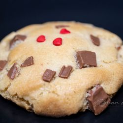 Cookiz Bakery - Lindt Milk Chocolate cookie