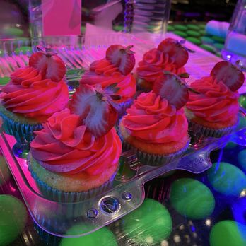 Kick Ass Cupcakes - Strawberry lemonade cupcakes (funky lighting in Urban Putt where we ate them) - Cupcakes Near Me - San Jose, California Kick Ass Cupcakes - Strawberry lemonade cupcakes (funky lighting in Urban Putt where we ate them) - Cupcakes Near Me - San Jose, California