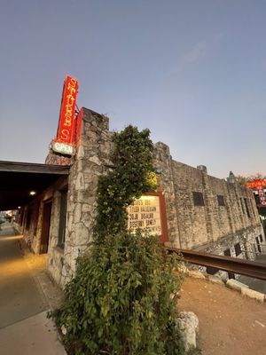 Stubb's Bar-B-Q by null