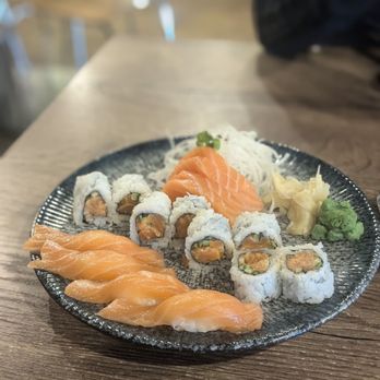 YA-MAN - maguro Maguro Toya - Kii Katsuura/Kaisen-don (Seafood bowl) | Tabelog