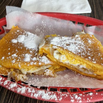 La Pradera - Egg and cheese Mallorca - Breakfast & Brunch Near Me - San Juan, Puerto Rico
