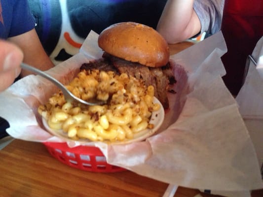 Big Hole BBQ Victor by null