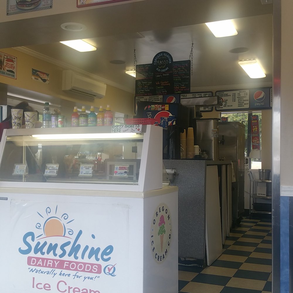 Top Burger - Inside the drive in - Burgers Near Me - Camas, Washington Top Burger - Inside the drive in - Burgers Near Me - Camas, Washington