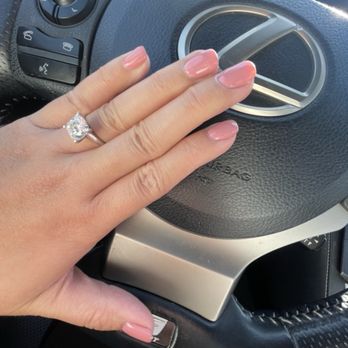 Helen's Nails - No chip manicure - Nail Salons Near Me - Schaumburg, Illinois