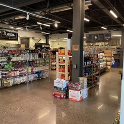 Sunnyside Farms Market - Aisle