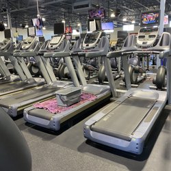 Genesis Health Clubs - Olathe - Leaking ceiling