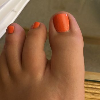 Moana Lani Spa - See the uneven layers of nail polish also on big toe - Day Spas Near Me - Honolulu, Hawaii