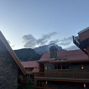 Moose Hotel & Suites - Hotels Near Me - Banff, Alberta