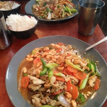 Saigon -2- Siam Bistro - Cashew Chicken top view. - Vietnamese Near Me - Gilroy, California Saigon -2- Siam Bistro - Cashew Chicken top view. - Vietnamese Near Me - Gilroy, California