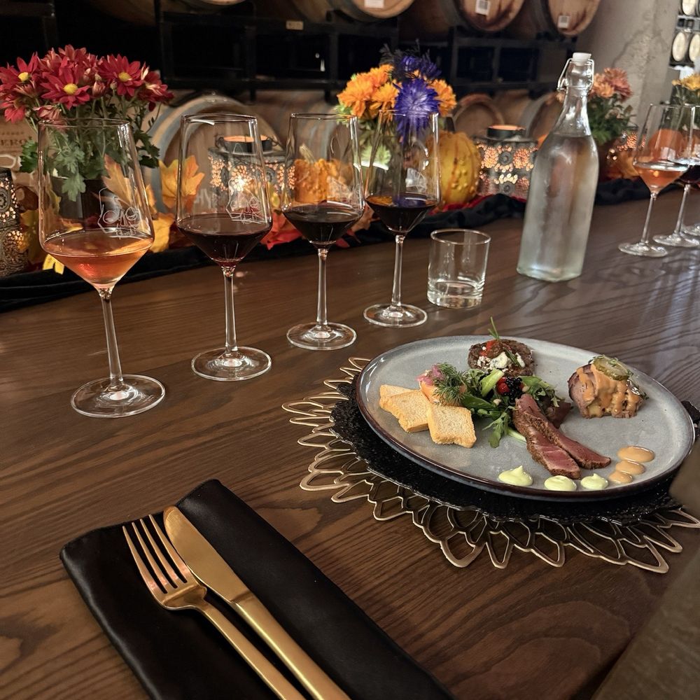 Slate Theory Winery - Wine Tasting Room Near Me - Fredericksburg, Texas