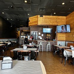 Big Pot & Grill - Inside