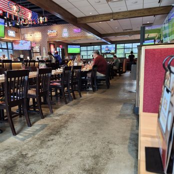 Old Chicago Pizza + Taproom - Pizza Near Me - Sharpsburg, Georgia Old Chicago Pizza + Taproom - Pizza Near Me - Sharpsburg, Georgia