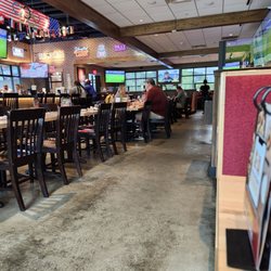 Old Chicago Pizza + Taproom