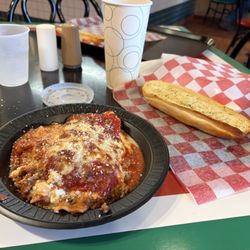 Leonardo's Pizza Parlor - Lasagna