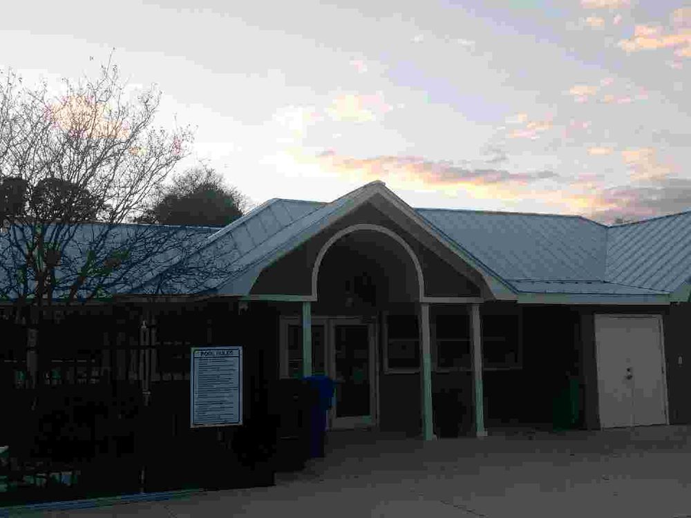 Slide of Top Notch Roofing & Exteriors