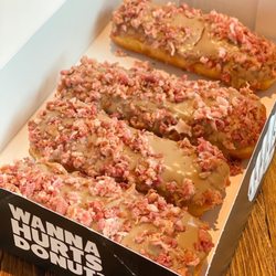 Hurts Donut - The best Maple Bacon Long John