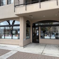 Hill's Bookstore