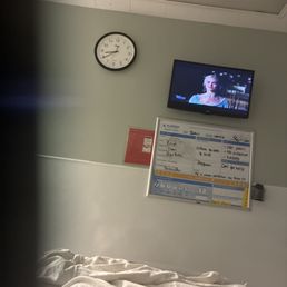Alameda is one of the dirtiest, . unprofessional, negligent, insensitive, irresponsible and depressing hospitals I've everSEEN. WN reccomend