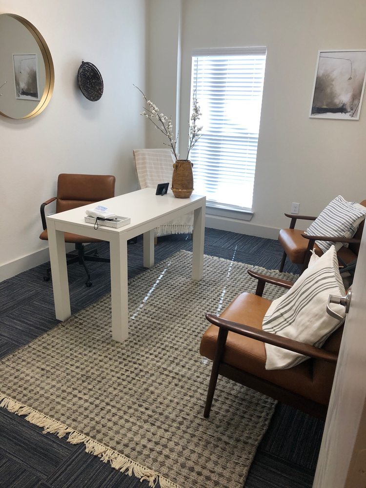 KATHLEEN GALLAGHER REALTY Updated May 2024 11 Photos 1060 W