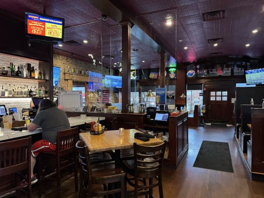 McCray's Tavern by null