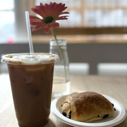 Swell Cafe - Iced vanilla latte and chocolate croissant