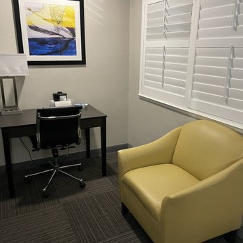 Quality Inn - Desk and chair - Hotels Near Me - Kettleman City, California Quality Inn - Desk and chair - Hotels Near Me - Kettleman City, California