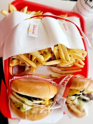 In-N-Out Burger by null