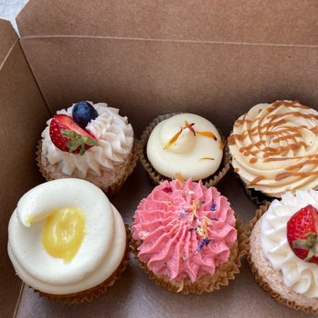 Grain Artisan Bakery - Half a dozen delicious cupcakes! I ended up eating them all....ok, I split two with my husband. #NotAshamed - Bakeries Near Me - Snohomish, Washington Grain Artisan Bakery - Half a dozen delicious cupcakes! I ended up eating them all....ok, I split two with my husband. #NotAshamed - Bakeries Near Me - Snohomish, Washington