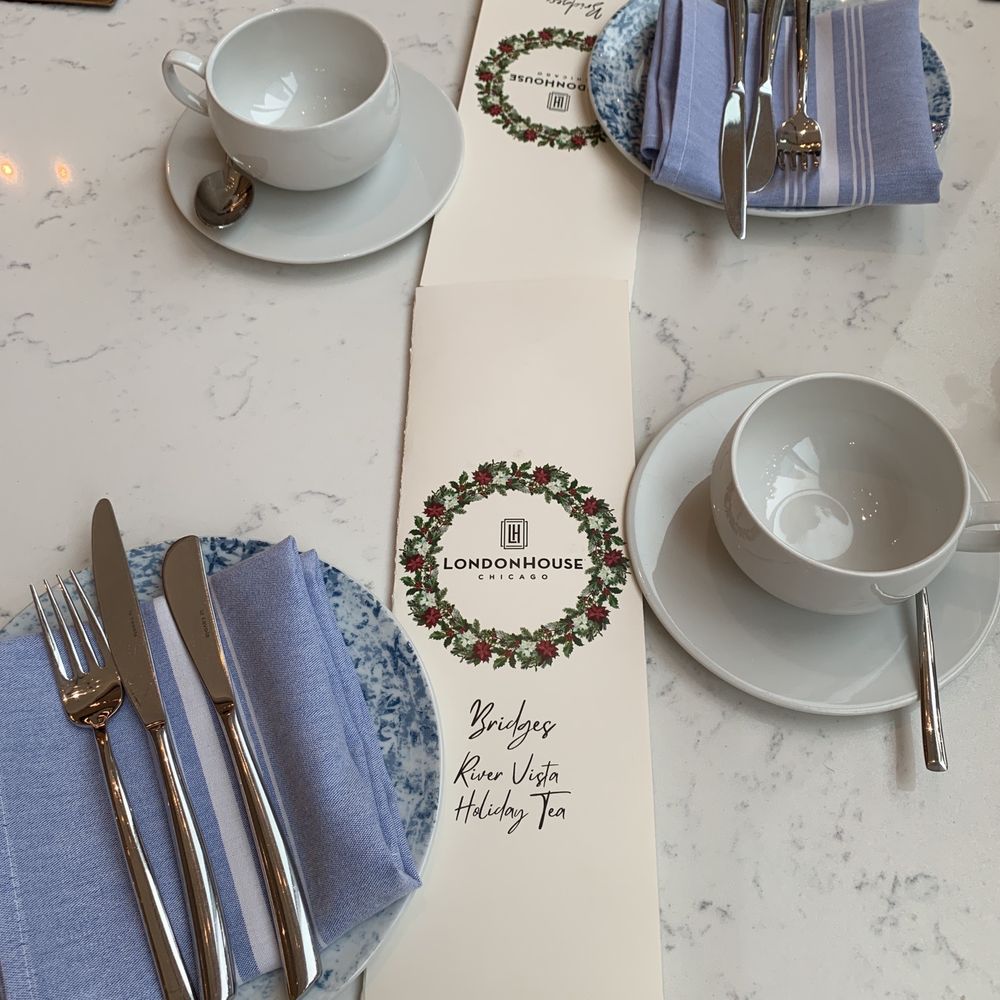 Bridges Lobby Bar - a place setting with place settings - Bars Near Me - Chicago, Illinois