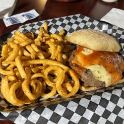 Old Well Tavern - Diablo Burger